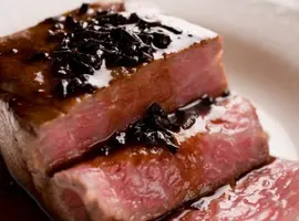 【満足度抜群！】トリュフソースで食べる至極のローストビーフ