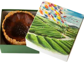 濃厚八女茶バスクチーズケーキ〜お茶畑から幸せが〜