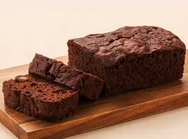 濃厚でしっとりとした食感に焼き上げたチョコレートケーキ(小岩井農場)