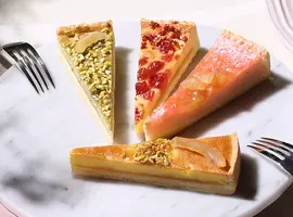 春夏の人気商品♪風味豊かな季節のタルトと定番焼き菓子のセット