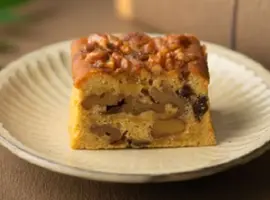 蜜芋と黒糖、バターのしっとり生地は、くるみと相性抜群(慶希処みおや)