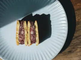 カリっと新食感！塩バターどら焼き　塩カリどら　粒餡