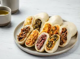 ＼お正月に／レンチン1分でほかほか！野菜も沢山とれるおやき