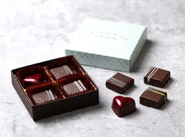 ボンボンショコラ4粒入り（紙袋つき）