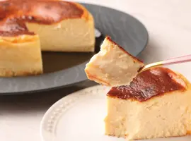 とけだすバスクチーズケーキ（12cm)(パティスリーベル)