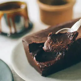 “奇跡の口溶け”とろ生ガトーショコラ(toroa（トロア）)