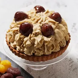 栗がたっぷり！贅沢な3種の栗のモンブラン(かにわしタルト店)