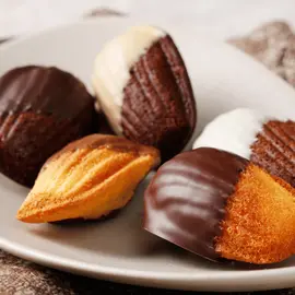 アーモンド香るショコラマドレーヌ(パティスリー＆カフェ デリーモ)