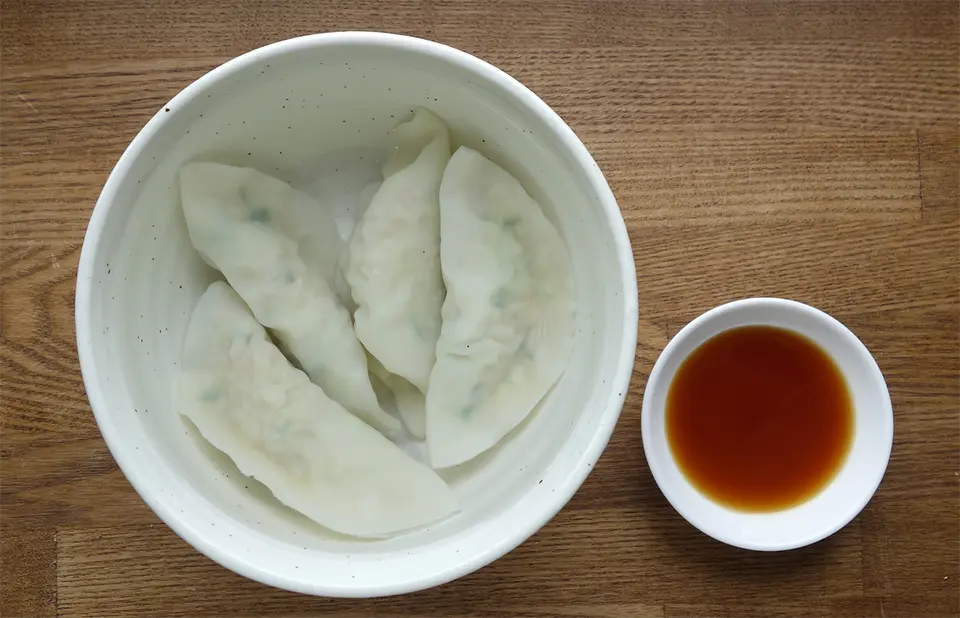 食べ比べ32個セット（いつもの餃子・にんにく増し餃子各16個）_1