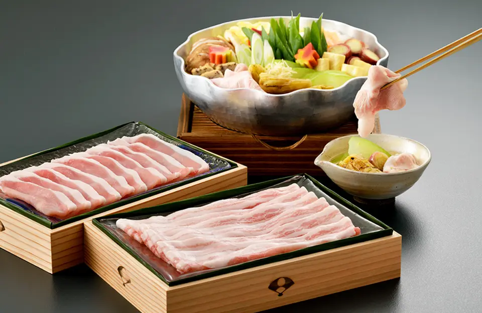 [鹿児島県産]金の桜黒豚と山科なすの冬瓜鍋_1