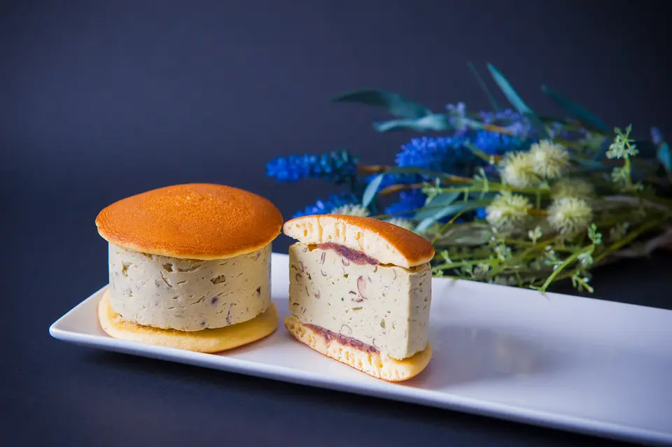 極生どら焼き 小豆・抹茶（4個入）_2