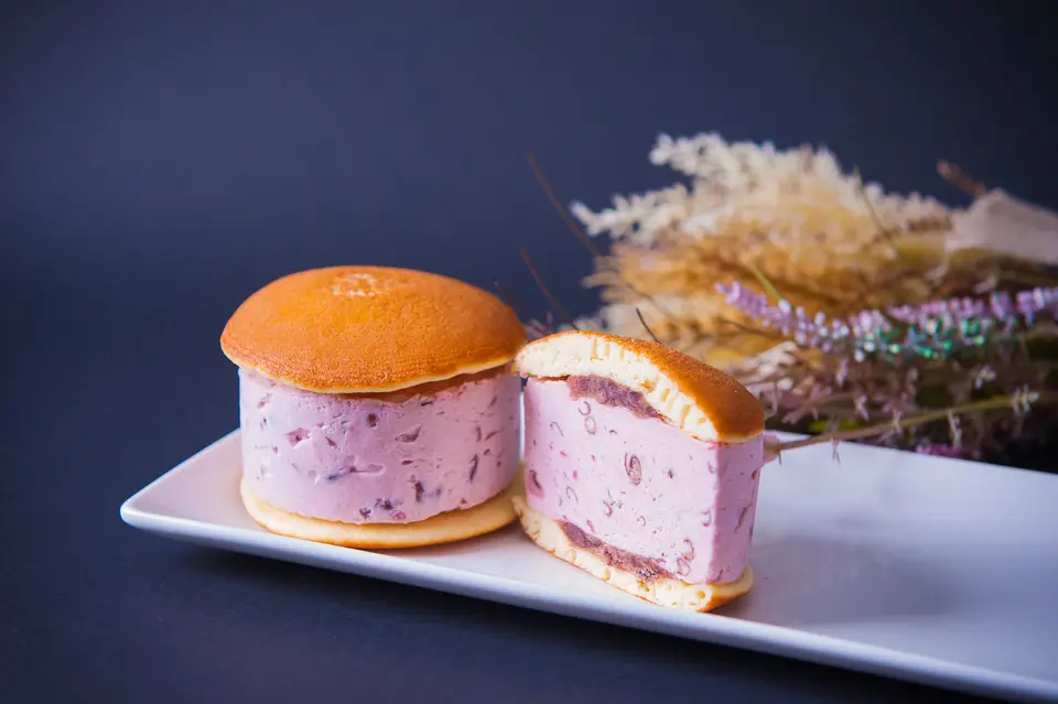 極生どら焼き 小豆・苺（4個入）_2