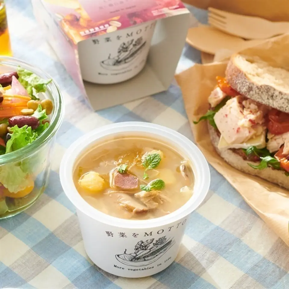 高知産｢生姜｣とごろっとさつま芋のもち麦入り蒸し鶏白湯スープ_1