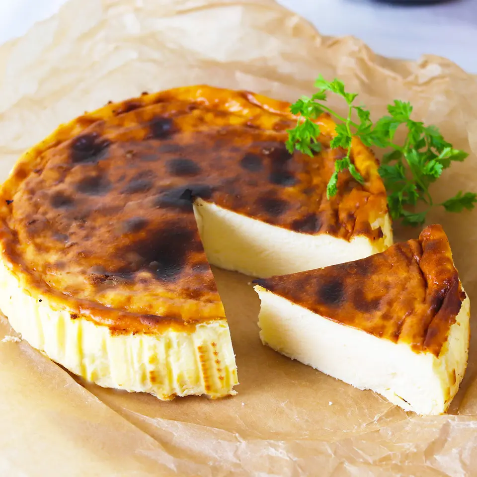 本場スペインのとろけるバスクチーズケーキ_0