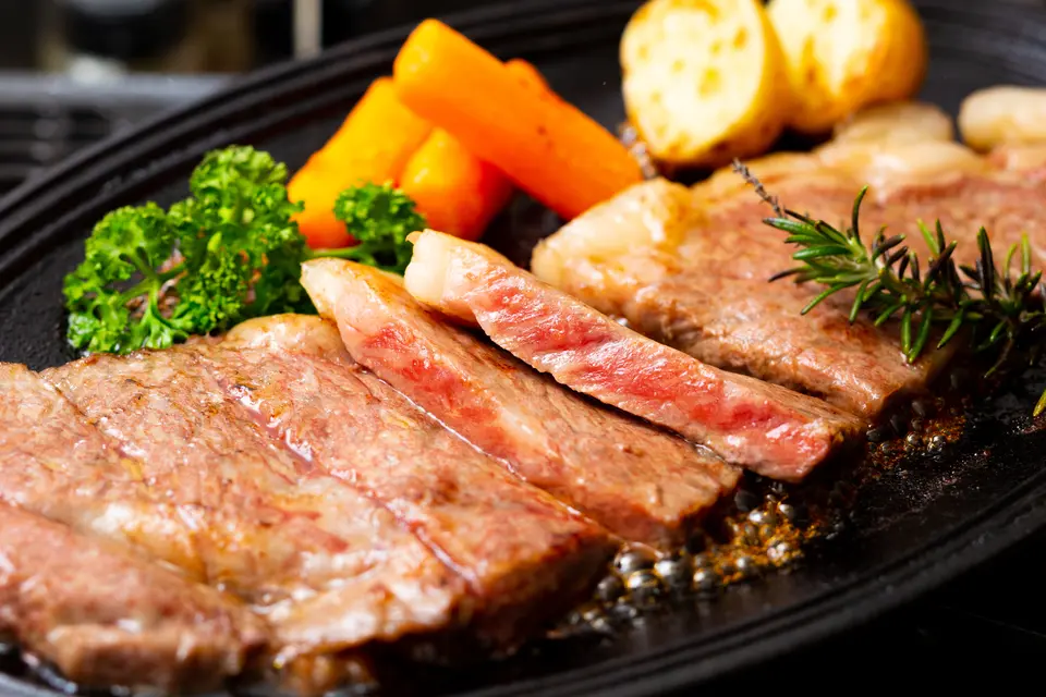 佐賀・国産黒毛和牛 伊萬里牛(伊万里牛)極上サーロインステーキ 180ｇ×2枚_2