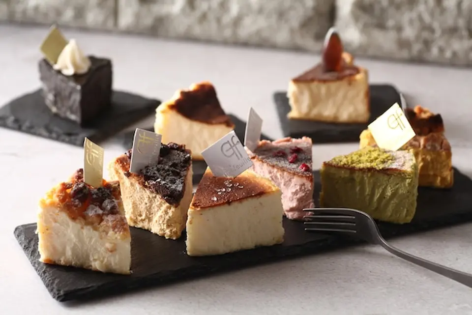 バスクチーズケーキ カット 9種セット（プレーン・岩塩・ピスタチオ・クランブル・ルビー・ほうじ茶・ブラック・メイプル・パンプキン）_0