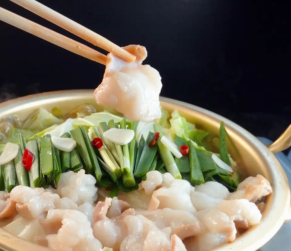 佐賀・国産黒毛和牛 伊萬里牛(伊万里牛)もつ鍋セット【しょうゆ味】2～3人前_0