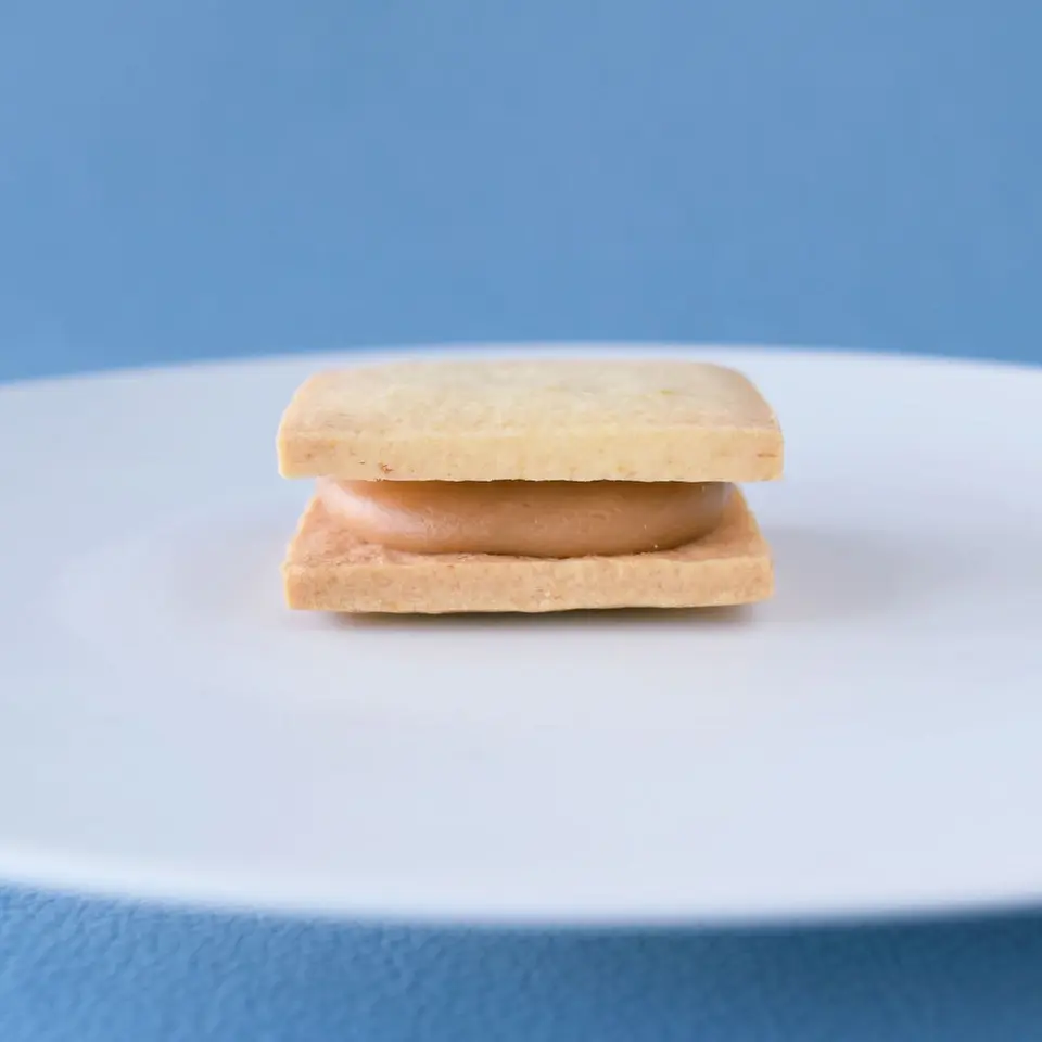 お米の塩バターキャラメルサンド 6個入_1