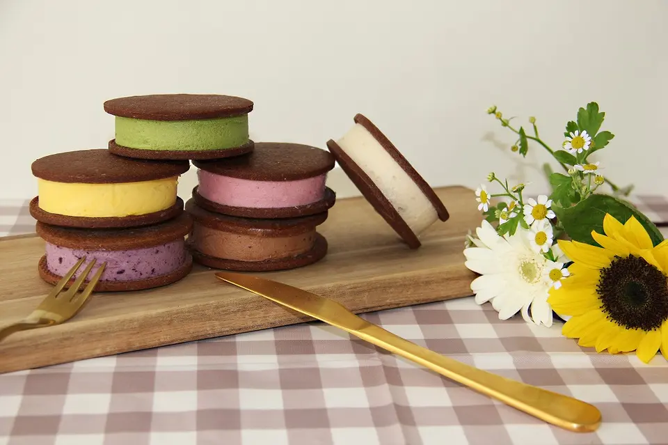 アイスクッキーサンド6個入（チョコレート・信州くるみ・信州ブルーベリー・ラズベリー・マンゴー・抹茶×1個入）_0