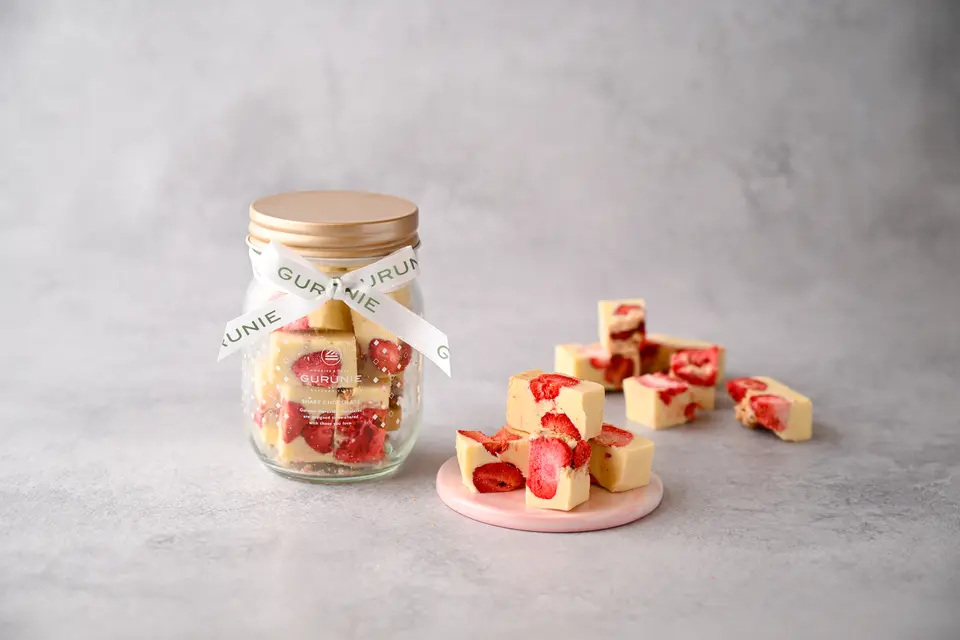 石窯カヌレ6種8個セット&ストロベリーショコラ2瓶セット_1