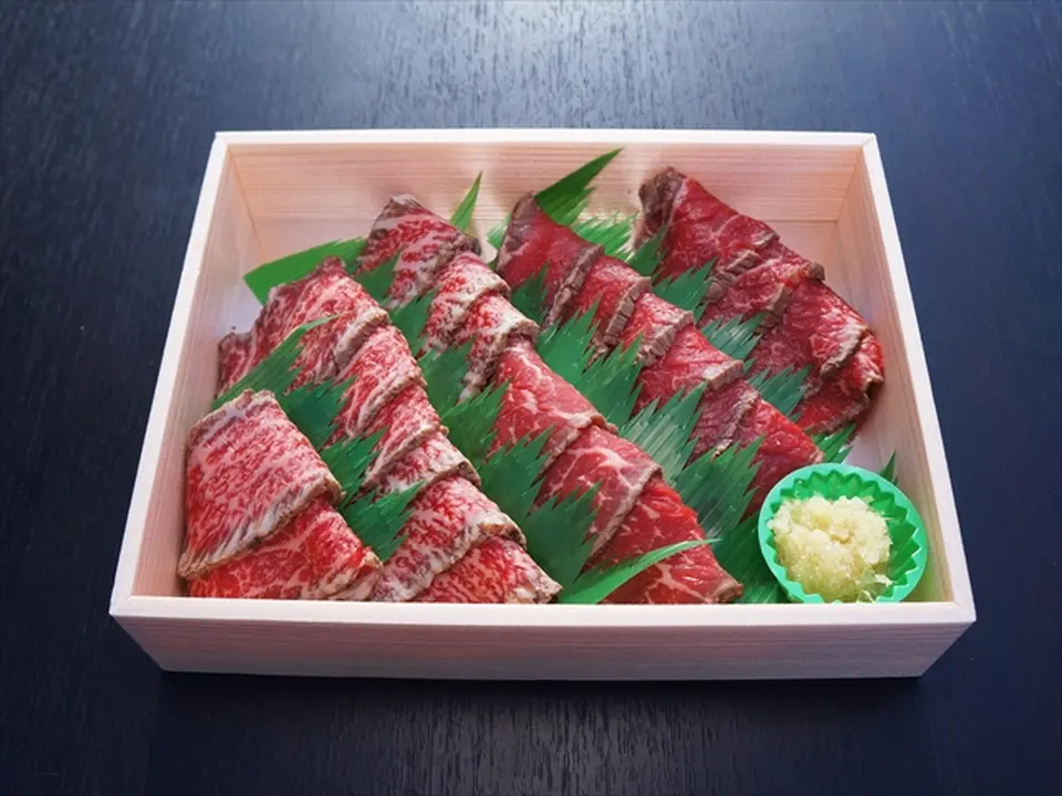 近江牛特選和風とろ生ローストビーフ_3