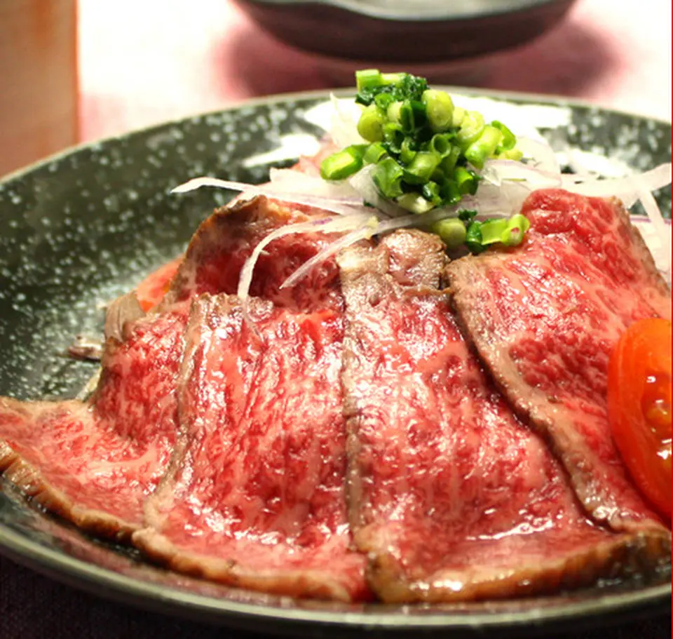 近江牛特選和風とろ生ローストビーフ_0