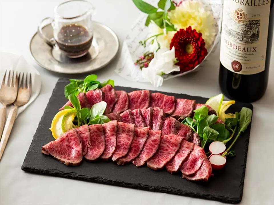 近江牛特選和風とろ生ローストビーフ_1