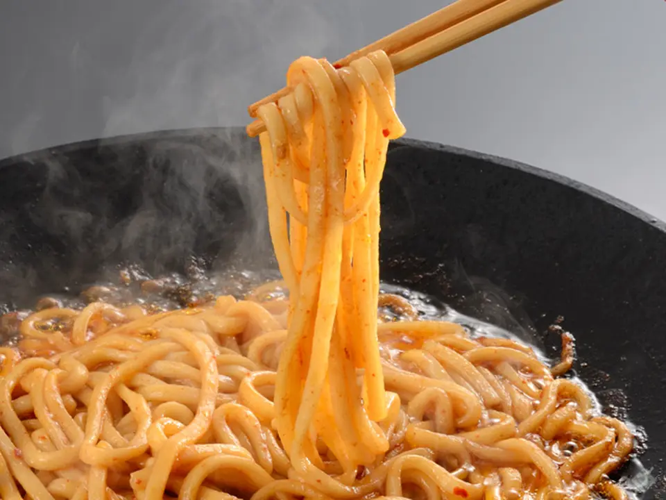 下関風！国産牛ピリ辛もつ鍋セット＜3～4人前＞_3