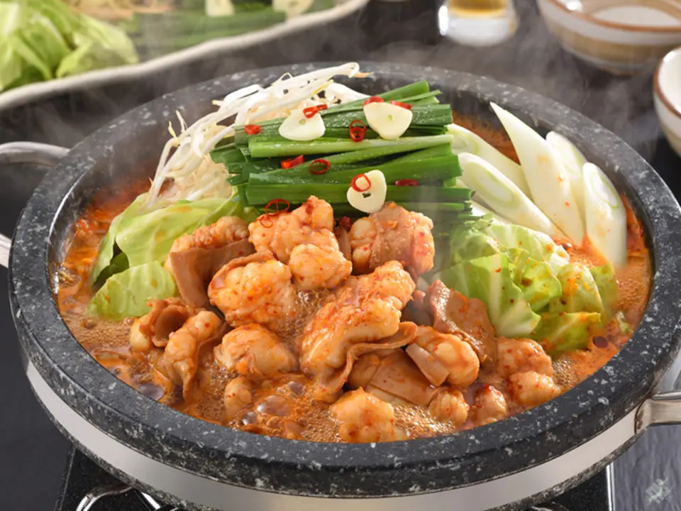 下関風！国産牛ピリ辛もつ鍋セット＜3～4人前＞_0