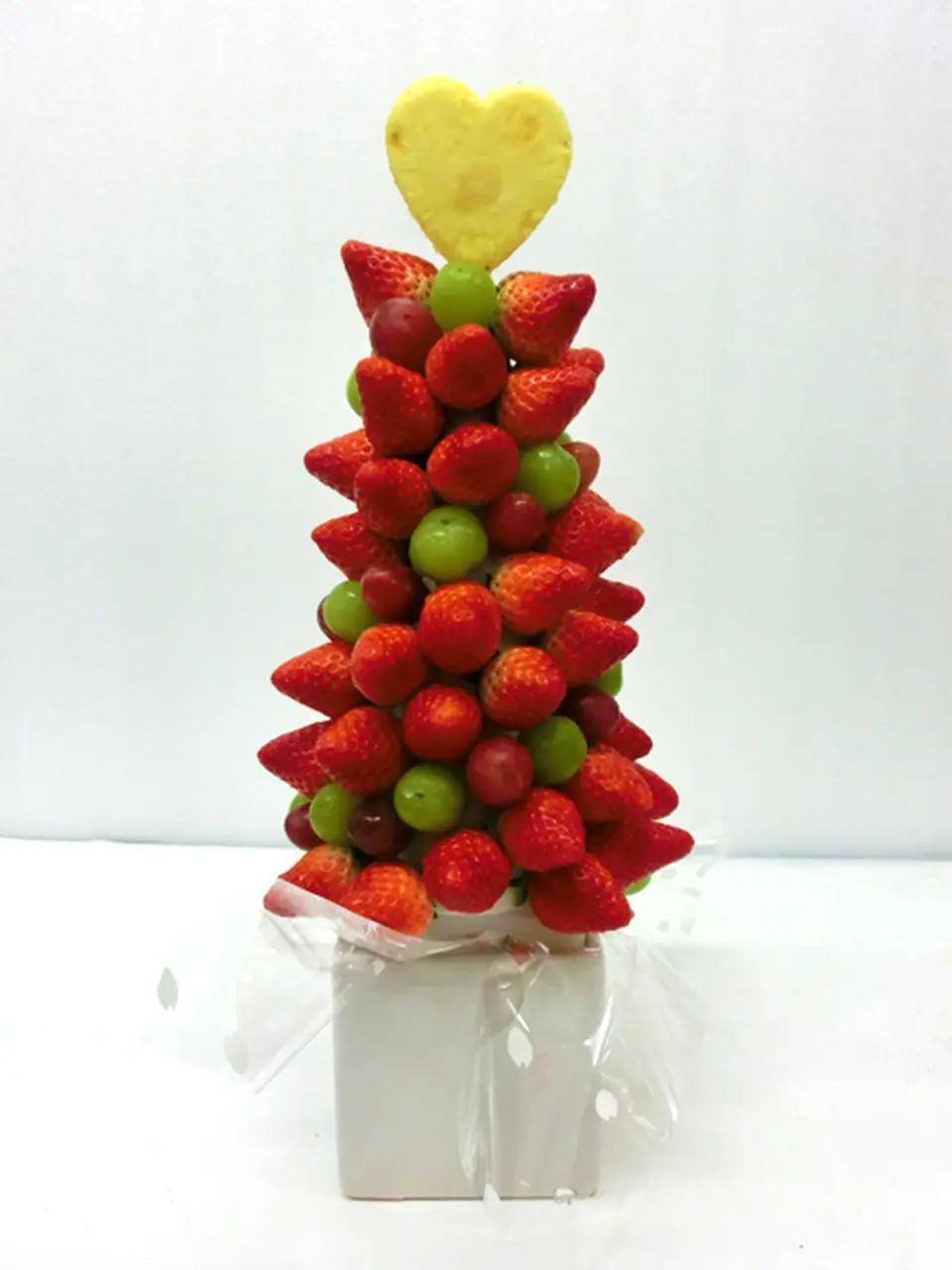 ハッピーカラフルーツ　フルーツアレンジメントいちごタワー_0