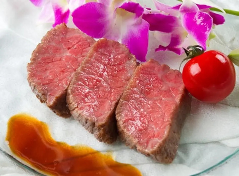 黒毛和牛希少部位（三角バラ）極上ローストビーフ250g_0