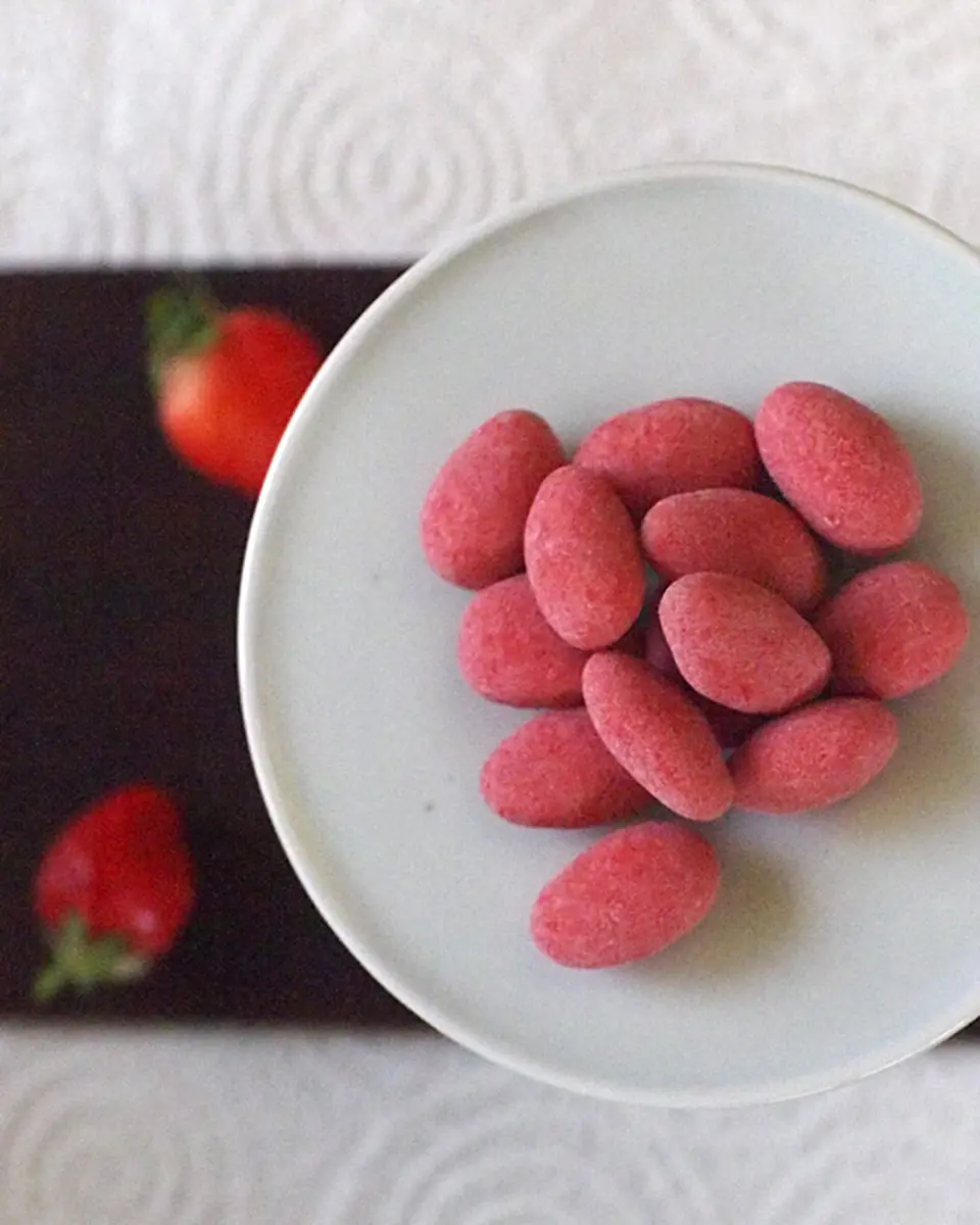 つぶつぶチョコいちごアーモンド_0