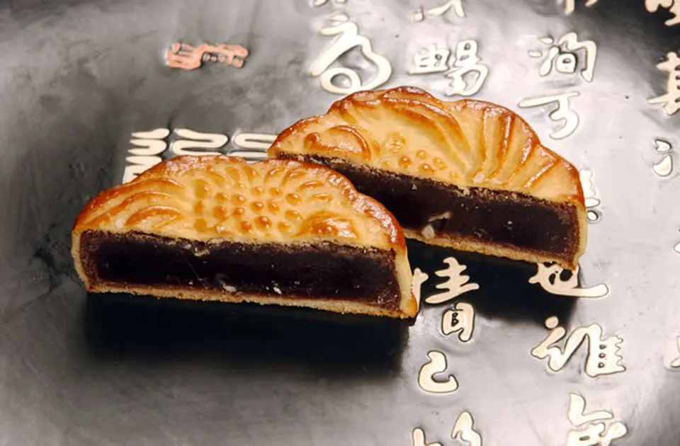 金魚月餅（スイカの種入黒あん月餅）_0