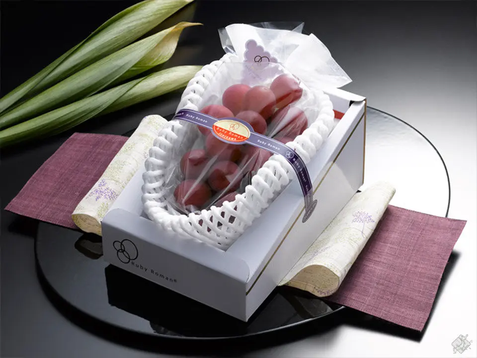 食べる宝石！石川県産ルビーロマン 500～700g_0