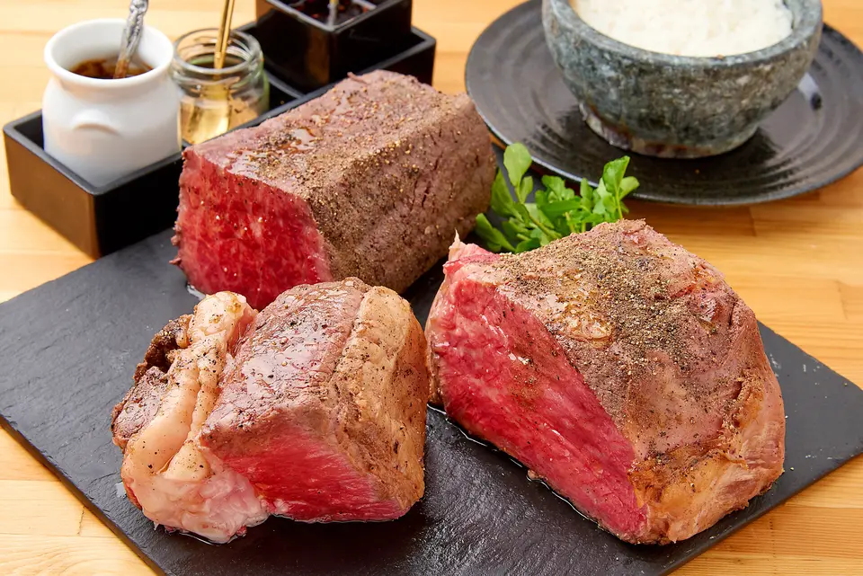 A5ランクのローストビーフ食べ比べお試しセット（前バラ肉・内もも肉・サーロイン）_1