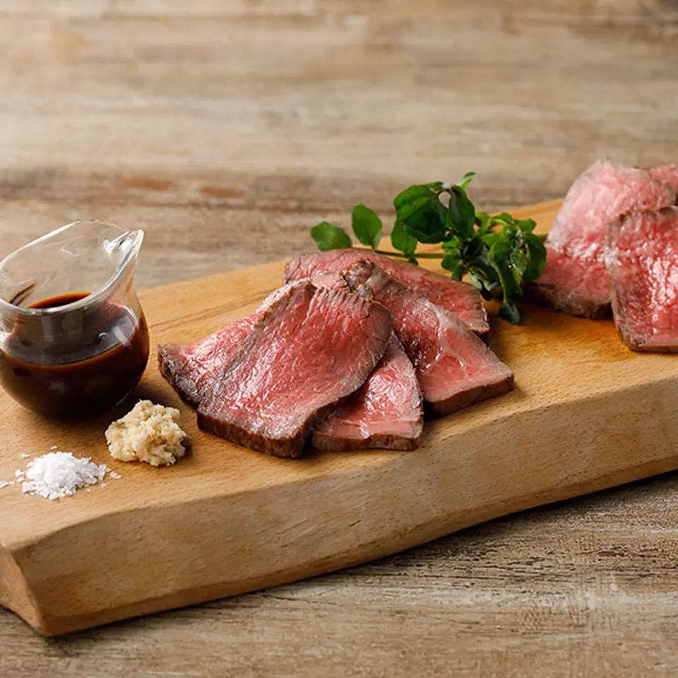 A5ランク 山形牛ウチモモの塩釜焼きローストビーフ_0