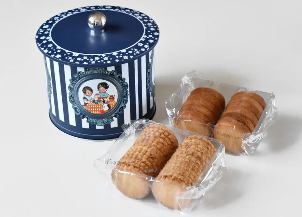 ラ・トリニテーヌ レトロキッズ缶_0