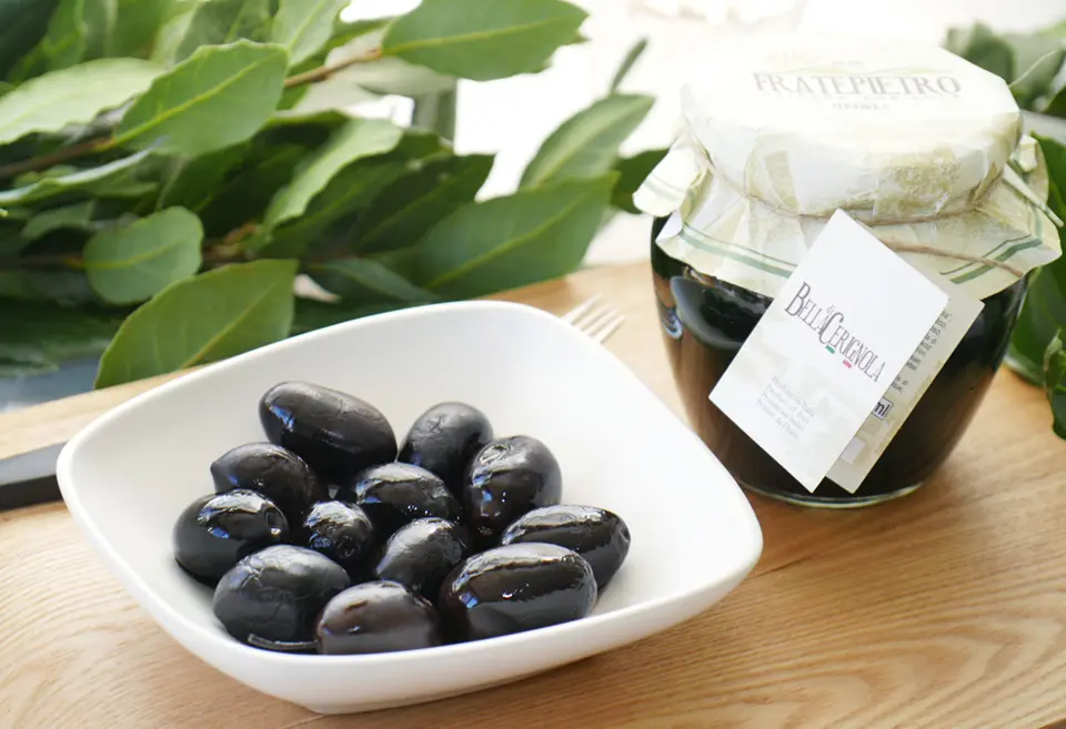【フラーテピエトロ】 ブラックオリーブ 約550g（1個）_0
