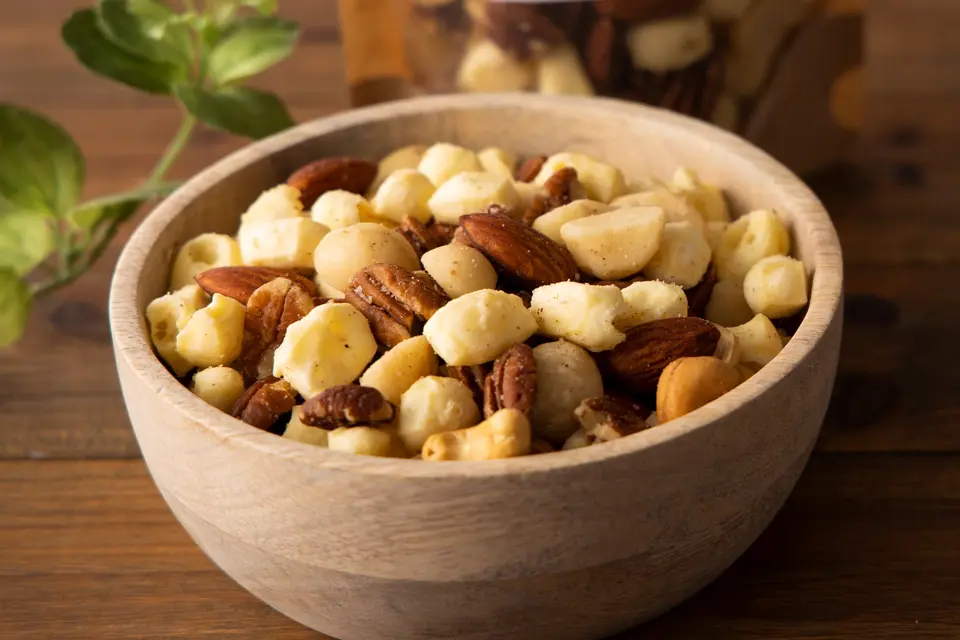 ミックスナッツ＆チーズポップ 140g_0