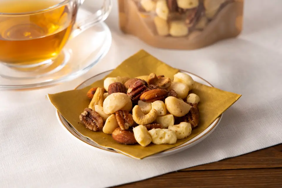 ミックスナッツ＆チーズポップ 140g_2