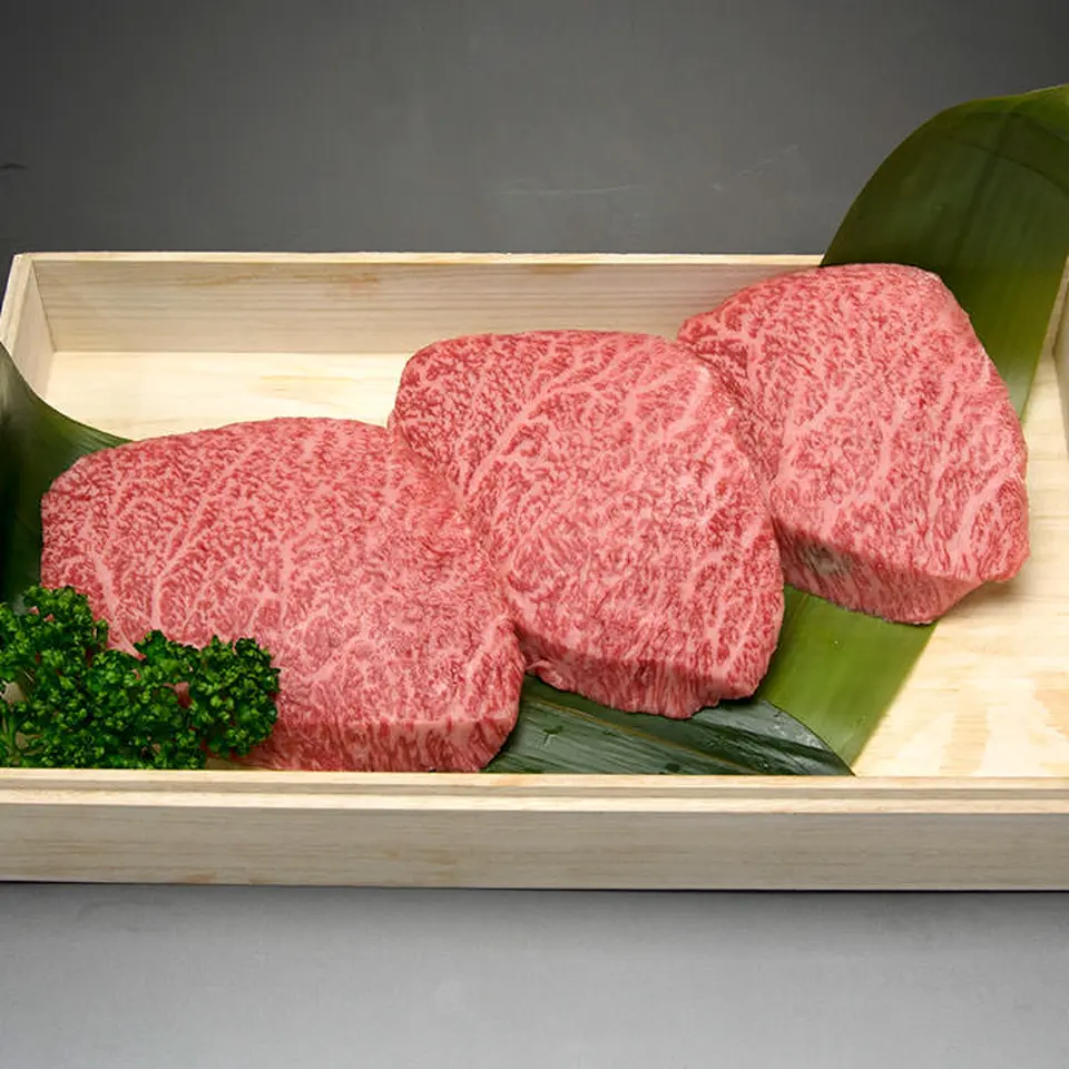 黒毛和牛ランプステーキ 100g×3枚セット_0