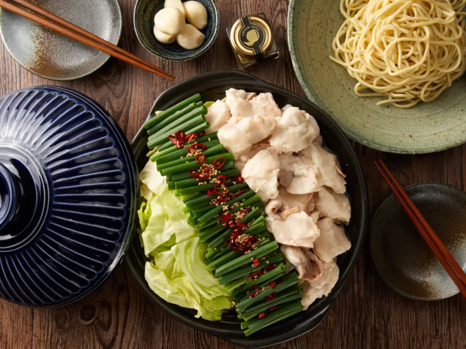 秘伝国産牛もつ鍋 醤油味（2～3人前）特製〆ちゃんぽん麺セット_0