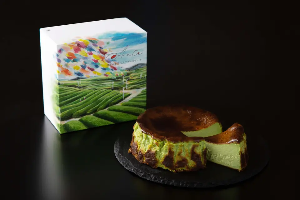 濃厚八女茶バスクチーズケーキ_0