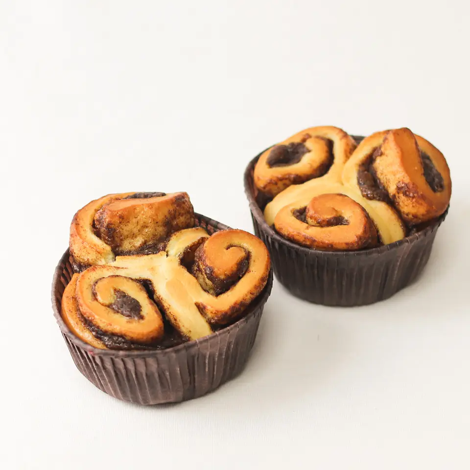 北欧カフェのシナモンロール_2