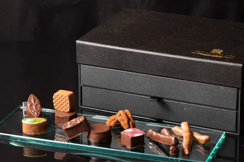 グランプラス「ギフト ザ クラシック 3段(ショコラセット）」のお