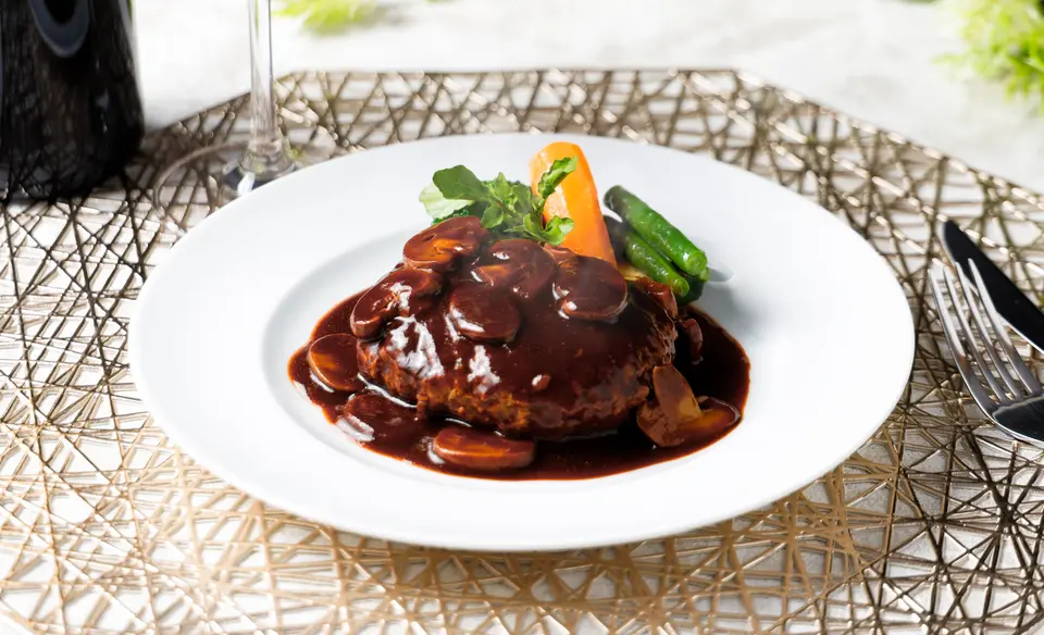 俺のフレンチ　デミグラスソースハンバーグ（1個）_1