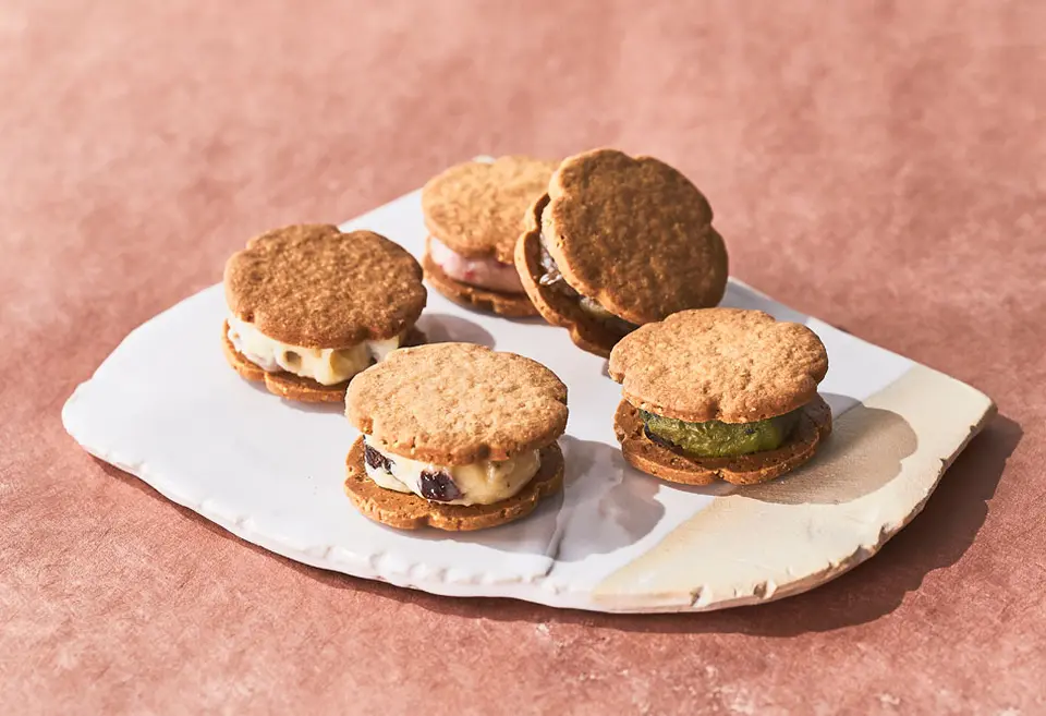 TAKAYAMADO AMATSUGI　米粉のバターサンド 8個入_0