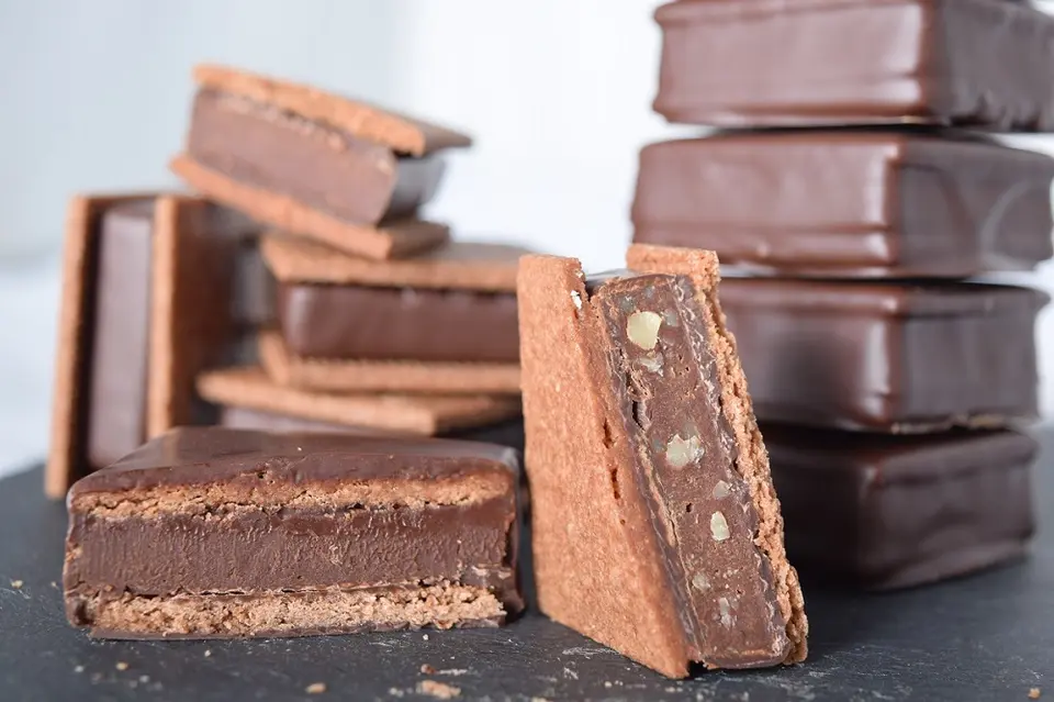 信州プレミアムセット（リッチカカオ・信州くるみ・ミルク各2個入、GAKUチョコレートりんごバウム）_1