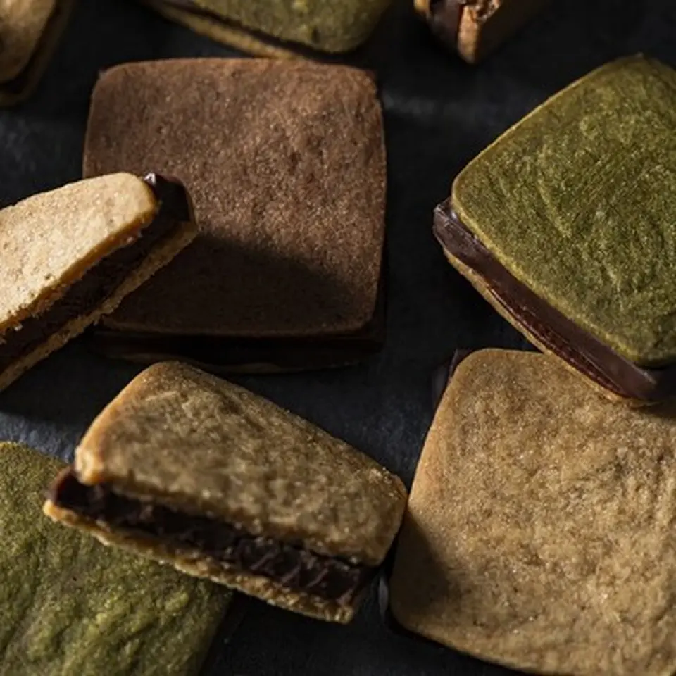 チョコレートサンド(真珠の塩キャラメル3個・バニラ・四日市抹茶・ビター各2個入)+ガトーショコラ(1本)セット_2