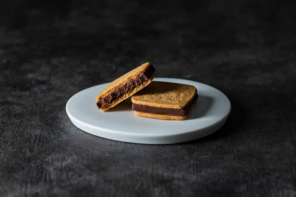 【6個入】チョコレートサンド（バニラ・四日市抹茶・ビター各2個入）_1